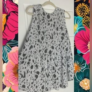 White and black sleeveless top